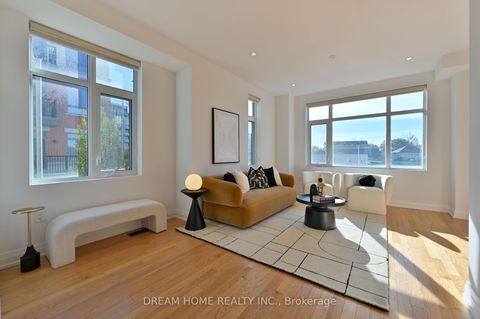 Photo 7 at 40 Teasel Way, Unionville, Markham