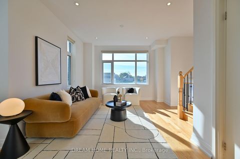Photo 8 at 40 Teasel Way, Unionville, Markham