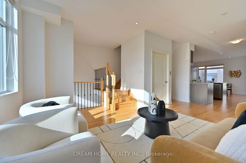 Photo 11 at 40 Teasel Way, Unionville, Markham