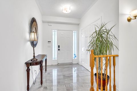 Photo 3 at 21 Brooks Avenue, Bayview Northeast, Aurora