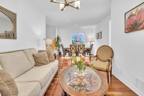 Photo 8 at 21 Brooks Avenue, Bayview Northeast, Aurora