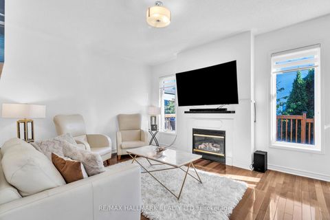 Photo 9 at 21 Brooks Avenue, Bayview Northeast, Aurora