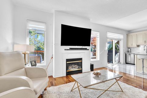 Photo 11 at 21 Brooks Avenue, Bayview Northeast, Aurora