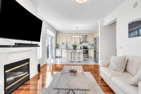 Photo 12 at 21 Brooks Avenue, Bayview Northeast, Aurora