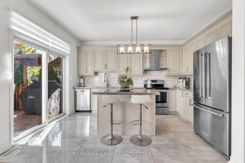 Photo 14 at 21 Brooks Avenue, Bayview Northeast, Aurora