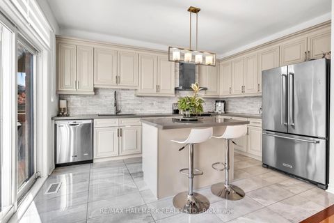 Photo 16 at 21 Brooks Avenue, Bayview Northeast, Aurora