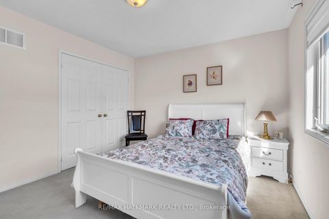 Photo 22 at 21 Brooks Avenue, Bayview Northeast, Aurora