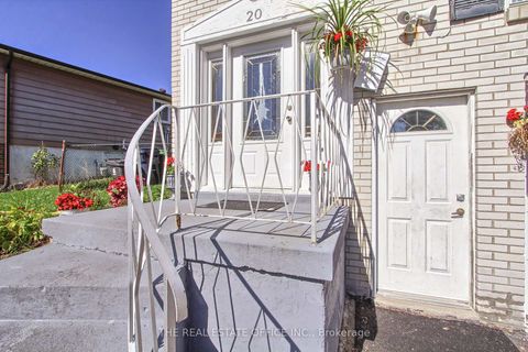 Photo 2 at 20 Yucatan Road, Pleasant View, Toronto