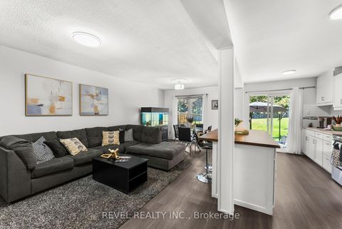 Photo 3 at 60 - 1610 Crawforth Street, Blue Grass Meadows, Whitby