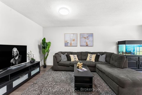 Photo 4 at 60 - 1610 Crawforth Street, Blue Grass Meadows, Whitby