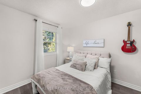 Photo 14 at 60 - 1610 Crawforth Street, Blue Grass Meadows, Whitby