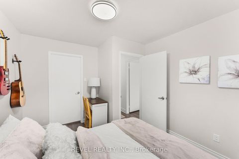 Photo 15 at 60 - 1610 Crawforth Street, Blue Grass Meadows, Whitby