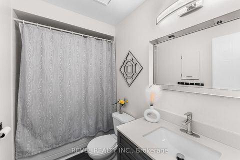 Photo 18 at 60 - 1610 Crawforth Street, Blue Grass Meadows, Whitby