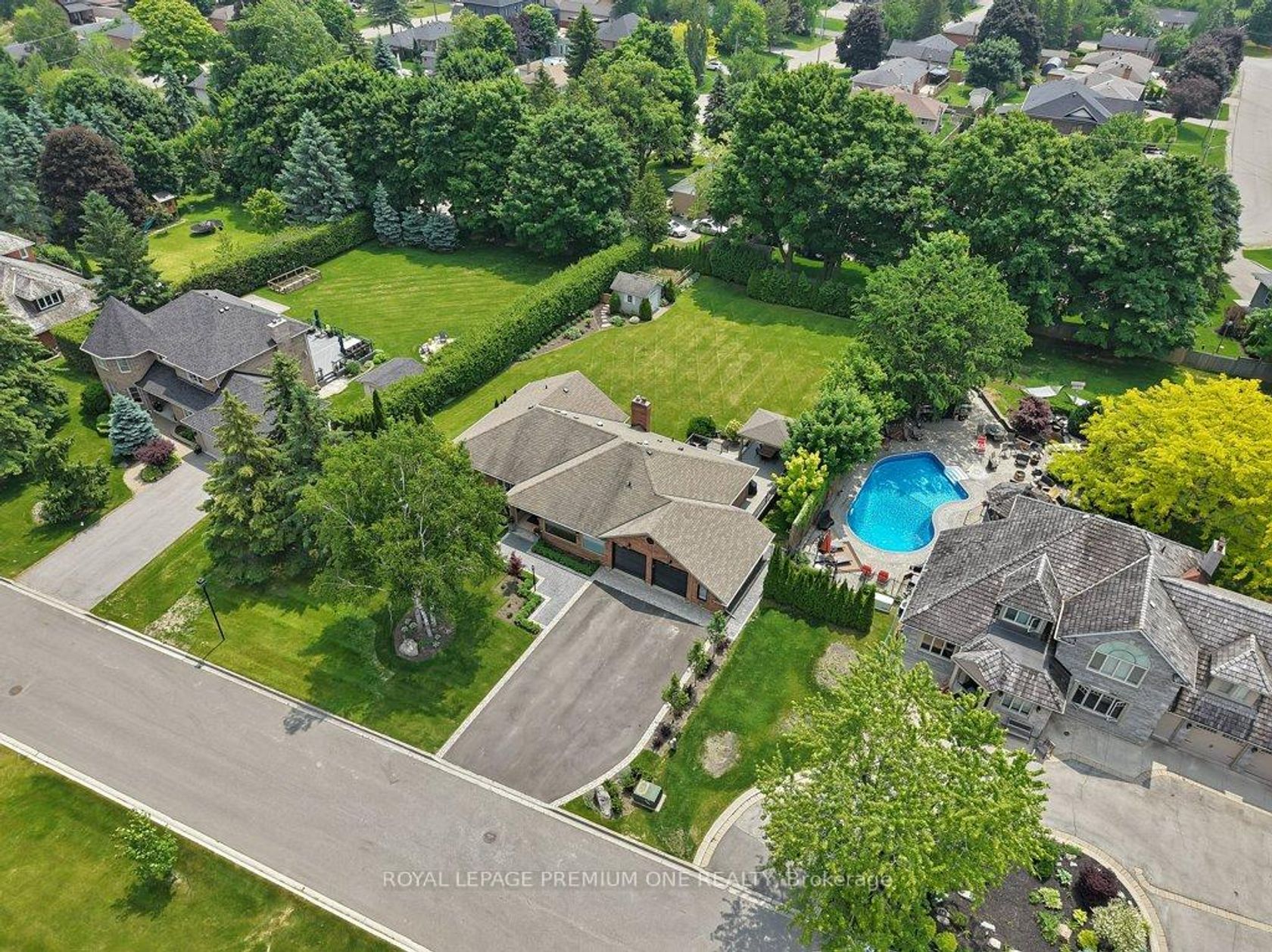 27 Cain Court, Nobleton, King 