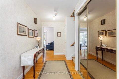 Photo 3 at 811 Grace Street S, College Manor, Newmarket
