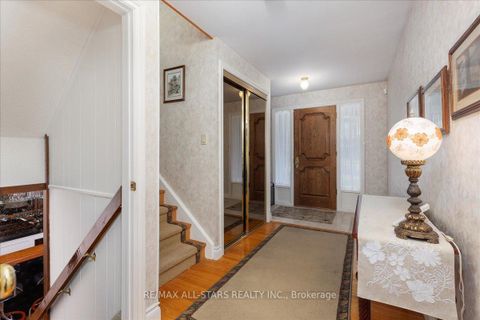 Photo 8 at 811 Grace Street S, College Manor, Newmarket