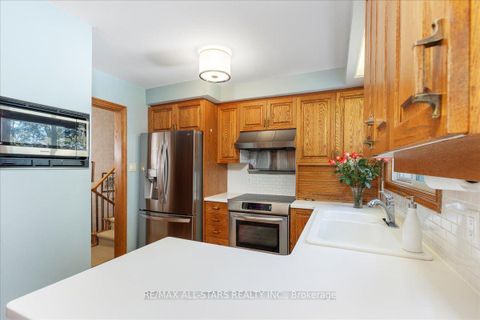 Photo 17 at 811 Grace Street S, College Manor, Newmarket