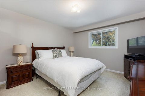 Photo 20 at 811 Grace Street S, College Manor, Newmarket