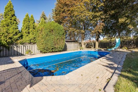 Photo 34 at 811 Grace Street S, College Manor, Newmarket