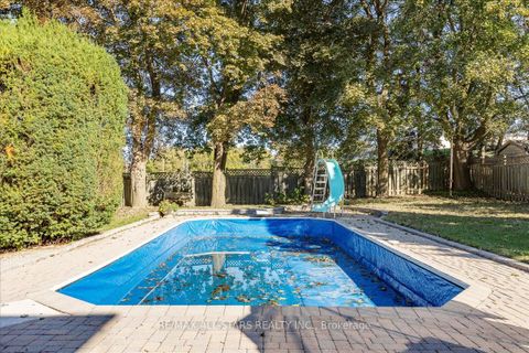 Photo 35 at 811 Grace Street S, College Manor, Newmarket