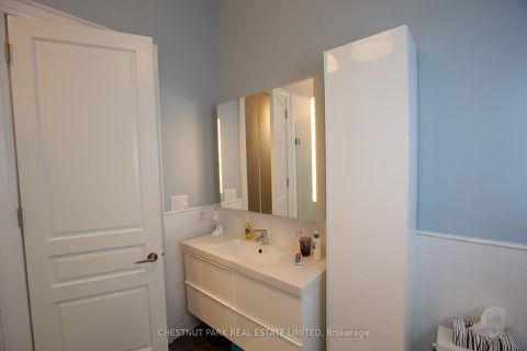 Photo 5 at 251 High Park Avenue, Junction Area, Toronto