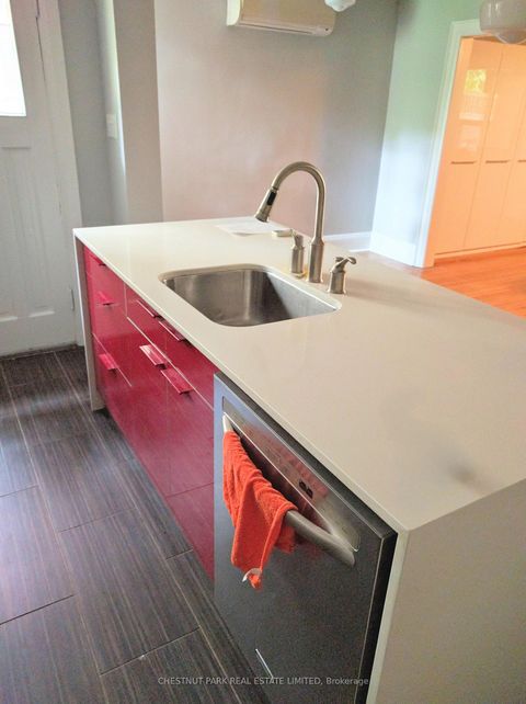 Photo 12 at 251 High Park Avenue, Junction Area, Toronto