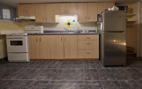 Photo 13 at 251 High Park Avenue, Junction Area, Toronto