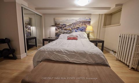 Photo 15 at 251 High Park Avenue, Junction Area, Toronto
