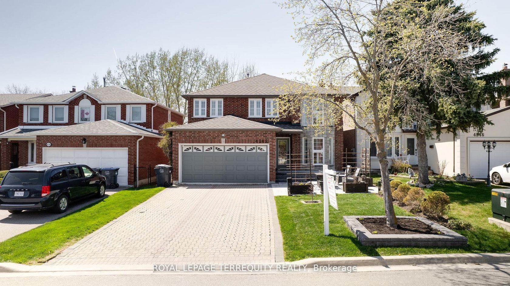 4242 Petersburg Crescent, Rathwood, Mississauga 