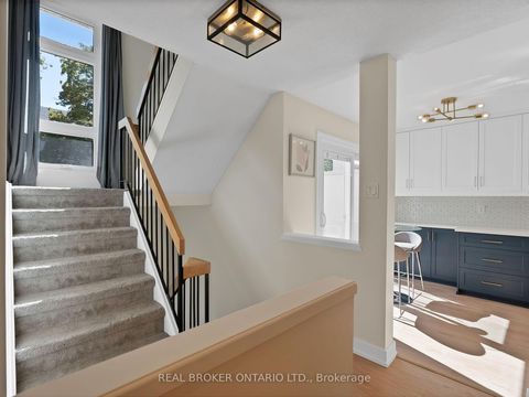 Photo 2 at 85 Cheryl Shepway, Don Valley Village, Toronto