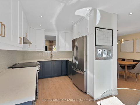 Photo 3 at 85 Cheryl Shepway, Don Valley Village, Toronto