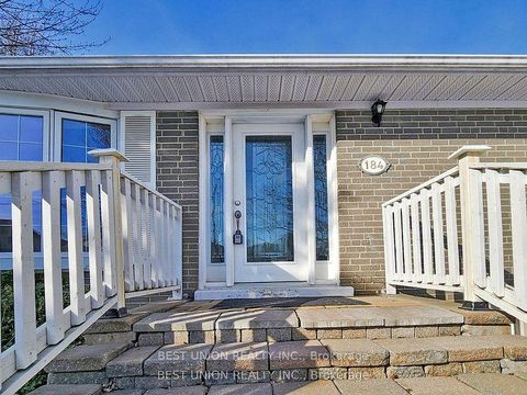 Photo 1 at 184 Lawrence Avenue, Harding, Richmond Hill