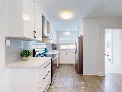 Photo 8 at 184 Lawrence Avenue, Harding, Richmond Hill
