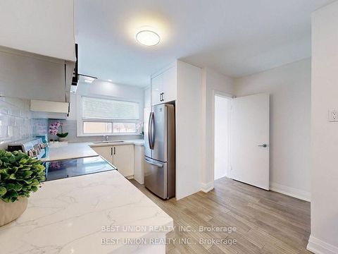 Photo 9 at 184 Lawrence Avenue, Harding, Richmond Hill