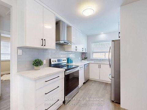 Photo 10 at 184 Lawrence Avenue, Harding, Richmond Hill