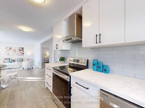Photo 11 at 184 Lawrence Avenue, Harding, Richmond Hill