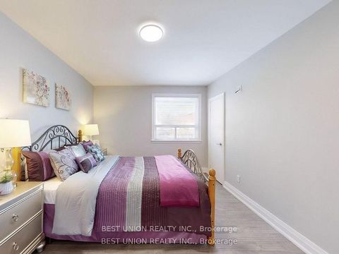 Photo 13 at 184 Lawrence Avenue, Harding, Richmond Hill