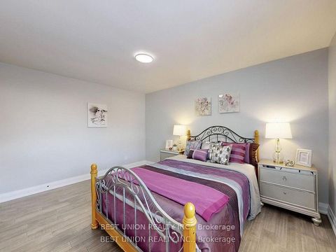 Photo 14 at 184 Lawrence Avenue, Harding, Richmond Hill