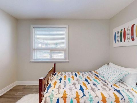 Photo 21 at 184 Lawrence Avenue, Harding, Richmond Hill