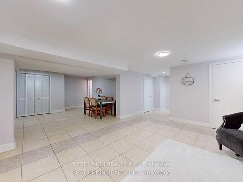 Photo 24 at 184 Lawrence Avenue, Harding, Richmond Hill