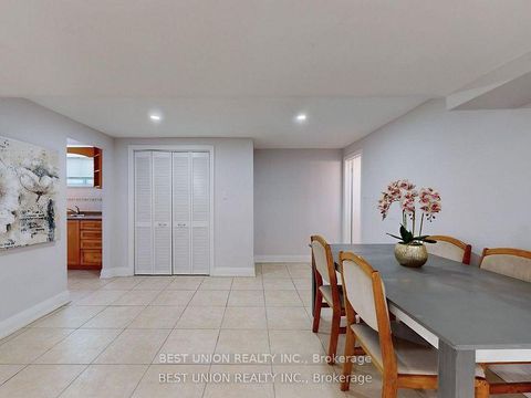 Photo 25 at 184 Lawrence Avenue, Harding, Richmond Hill