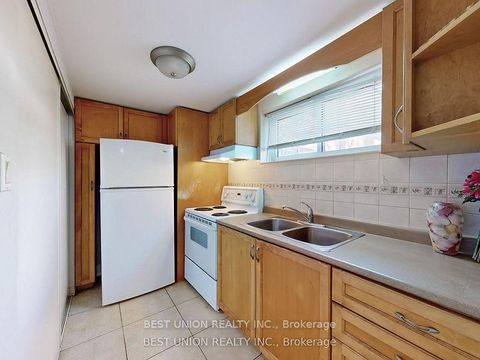 Photo 28 at 184 Lawrence Avenue, Harding, Richmond Hill