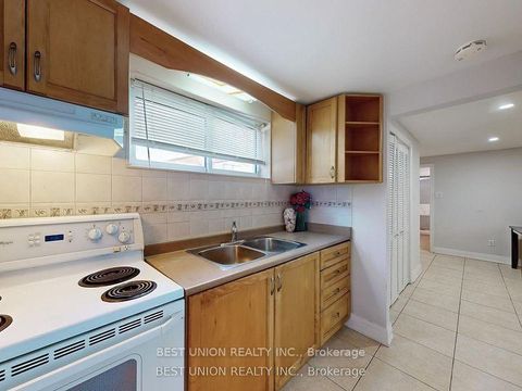 Photo 29 at 184 Lawrence Avenue, Harding, Richmond Hill