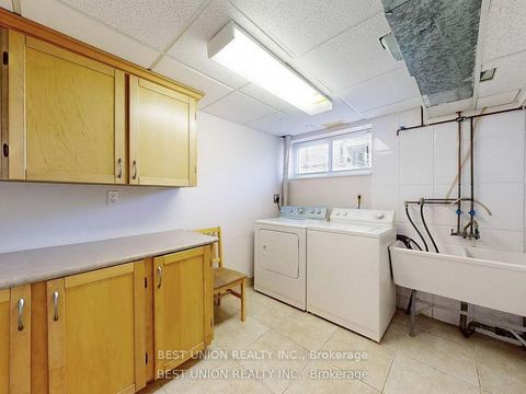 Photo 32 at 184 Lawrence Avenue, Harding, Richmond Hill