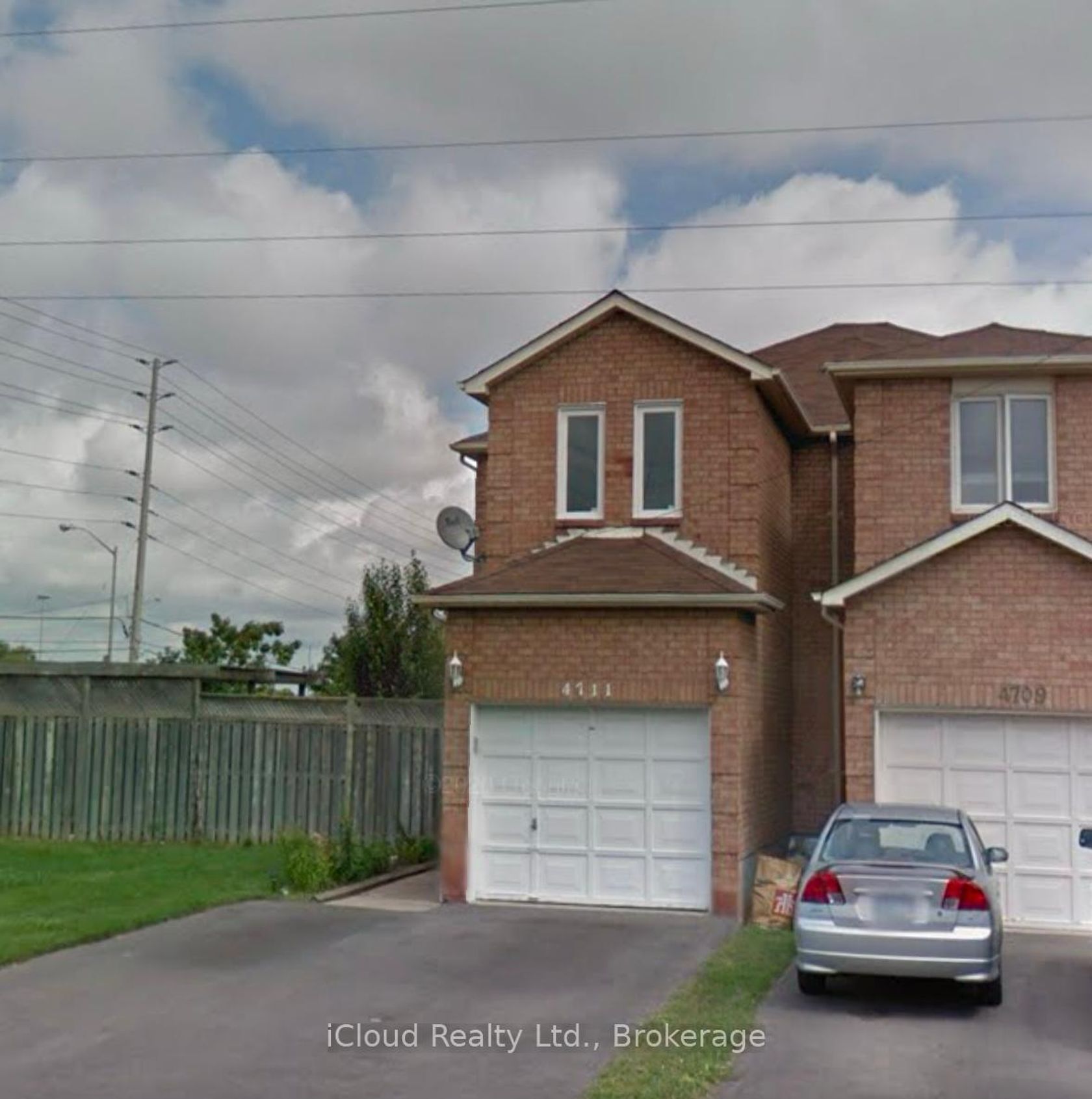 4711 Full Moon Circle, Hurontario, Mississauga by Loree Meneguzzi Real Estate 4711 Full Moon Circle, Hurontario, Mississauga
