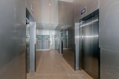 Photo 4 at 1705 - 576 FRONT Street W, Waterfront Communities C1, Toronto