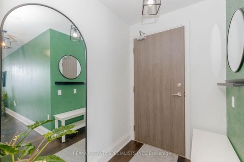 Photo 6 at 1705 - 576 FRONT Street W, Waterfront Communities C1, Toronto