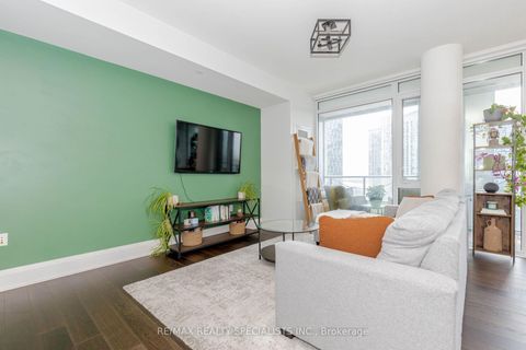 Photo 11 at 1705 - 576 FRONT Street W, Waterfront Communities C1, Toronto