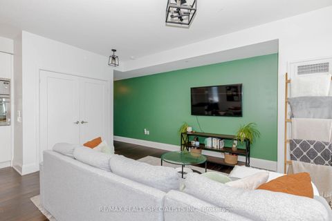 Photo 12 at 1705 - 576 FRONT Street W, Waterfront Communities C1, Toronto