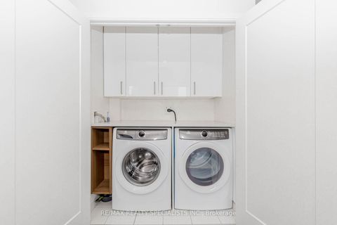 Photo 14 at 1705 - 576 FRONT Street W, Waterfront Communities C1, Toronto